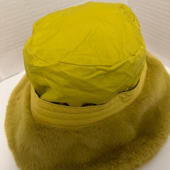 Oversize fuzzy bucket hat. - Picture 2 of 3